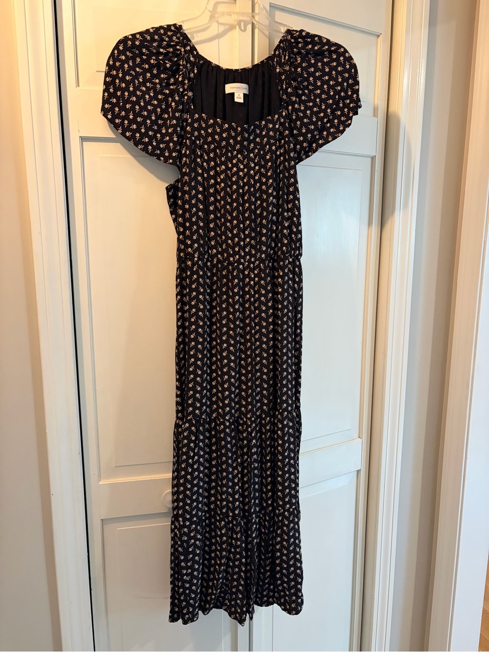 Treasure & Bond Black Floral Puff-Sleeve Maxi Dress